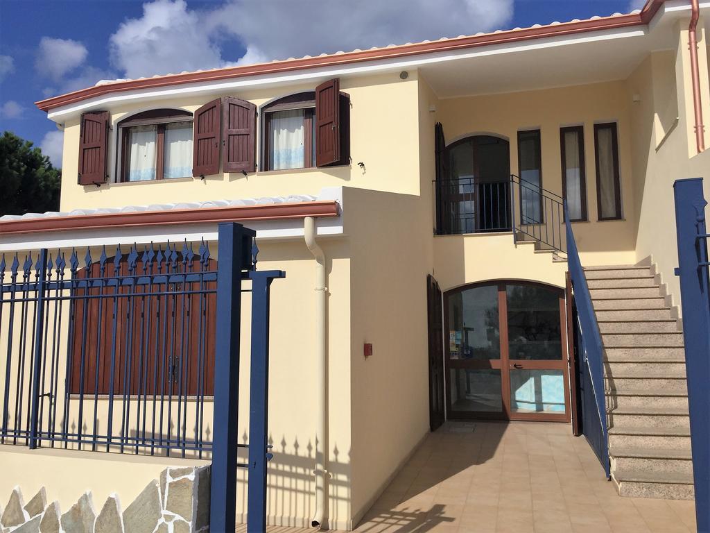 Hotel Villa Del Mare Sìnnai Buitenkant foto