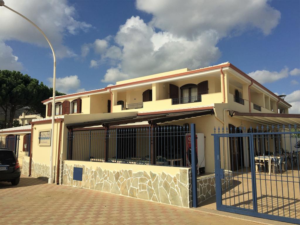 Hotel Villa Del Mare Sìnnai Buitenkant foto