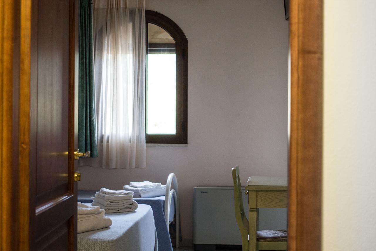 Hotel Villa Del Mare Sìnnai Kamer foto
